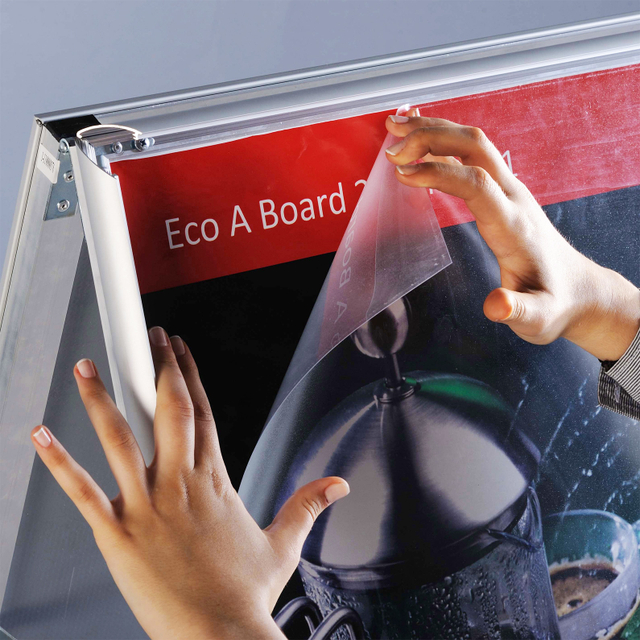 Kundenstopper Gehrung Hochformat silber A1 | 25 mm